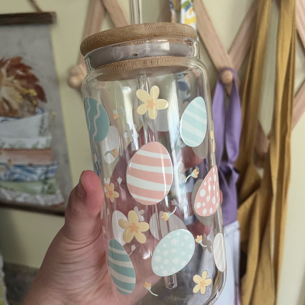 Easter Egg 16 oz Can Glass Tumbler with Glass Straw& Bamboo Lid